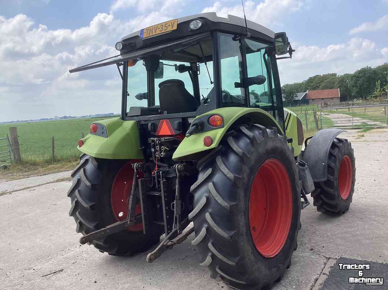 Tractor Claas Axos 310
