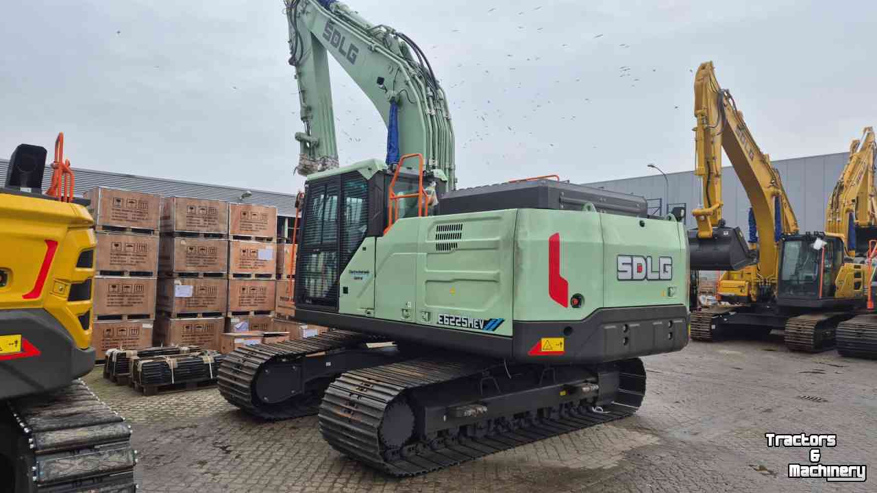 Excavator SDLG 6225HEV
