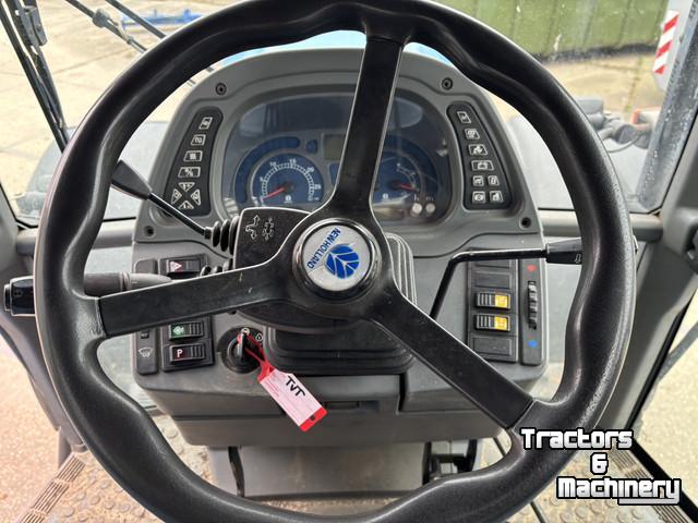 Tractor New Holland TVT135