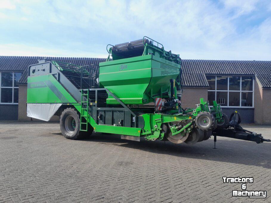 Potato harvester AVR Spirit 9200