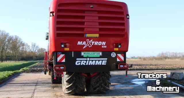 Sugar beet harvester Grimme Maxtron II 620 Bietenrooier