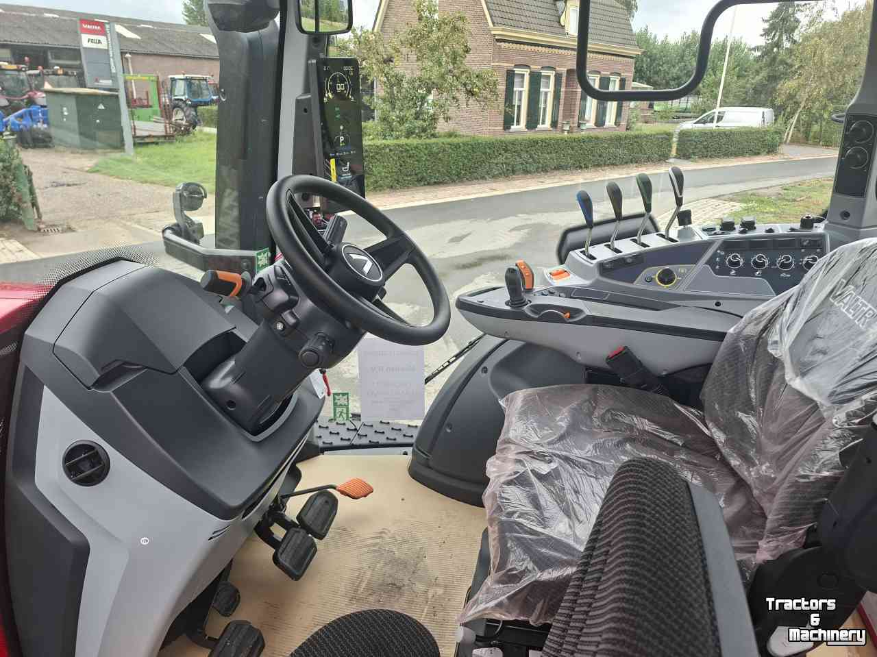 Tractor Valtra T175eA eenvoudige trekker voor een mooi prijsje