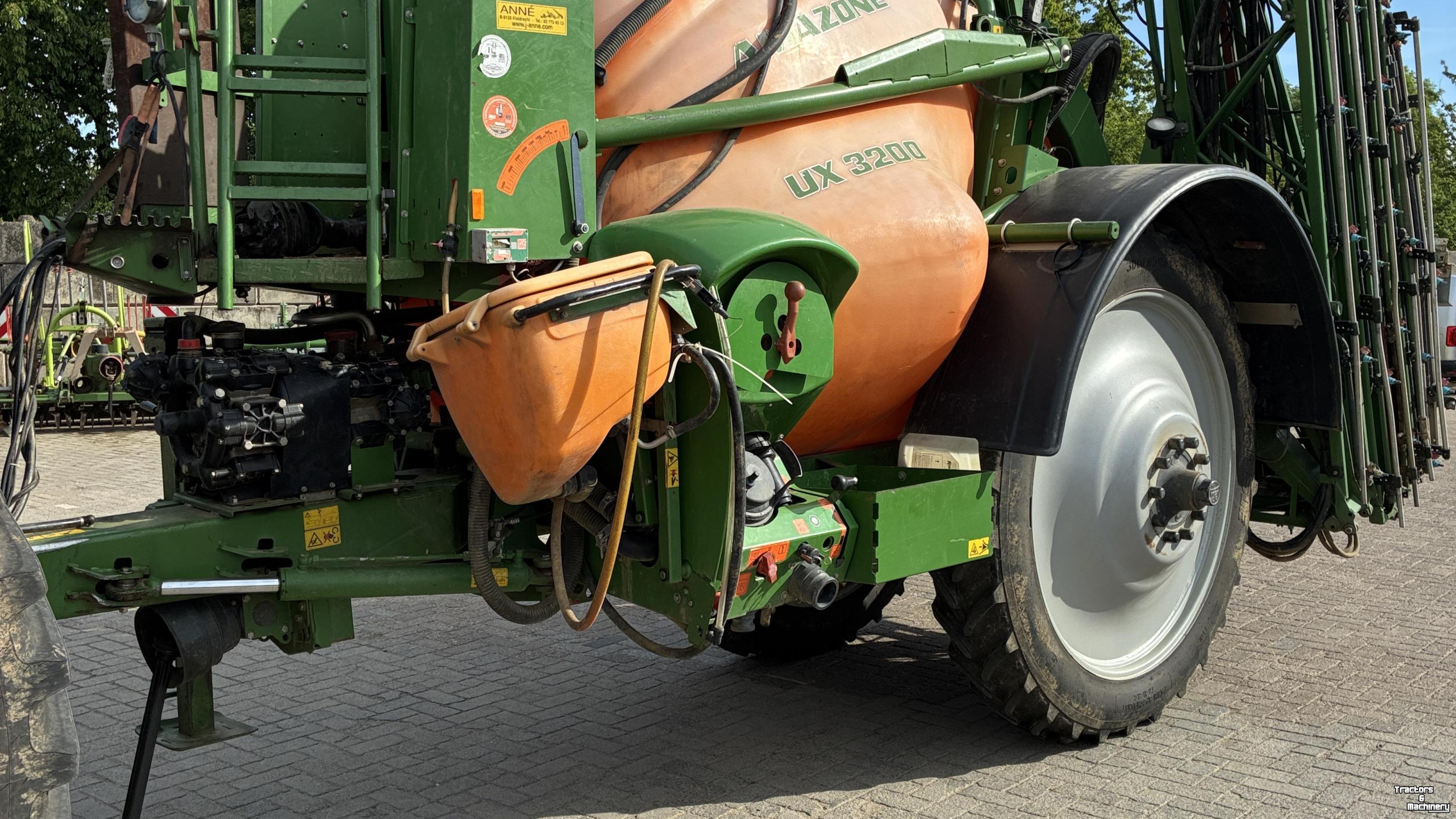 Fieldsprayer Amazone UX 3200 Special