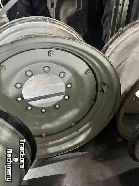 Wheels, Tyres, Rims & Dual spacers Valtra 15x30 10 gaats velgen
