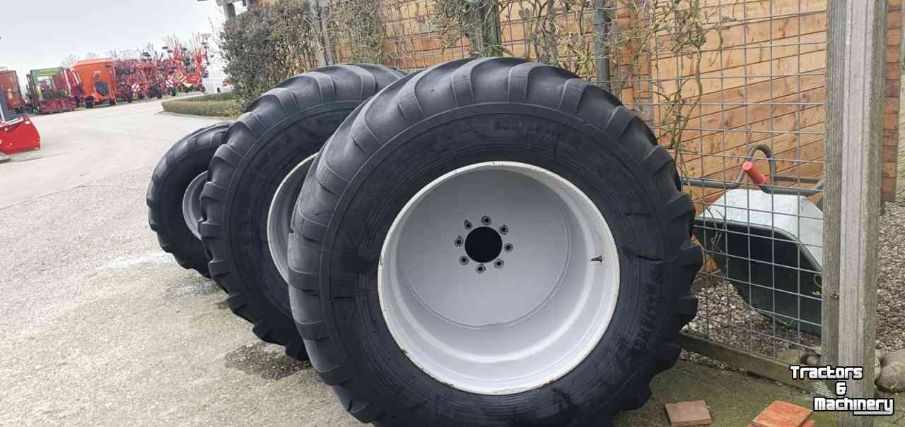 Wheels, Tyres, Rims & Dual spacers BKT 650/45R22.5 en 800/45-30.5