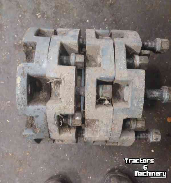 Used parts for tractors Holder Spoorverbreders