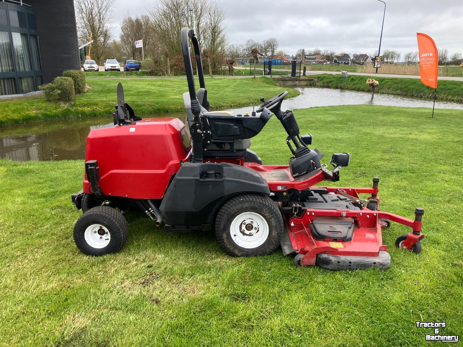 Ride-on mower Toro Groundsmaster 3300