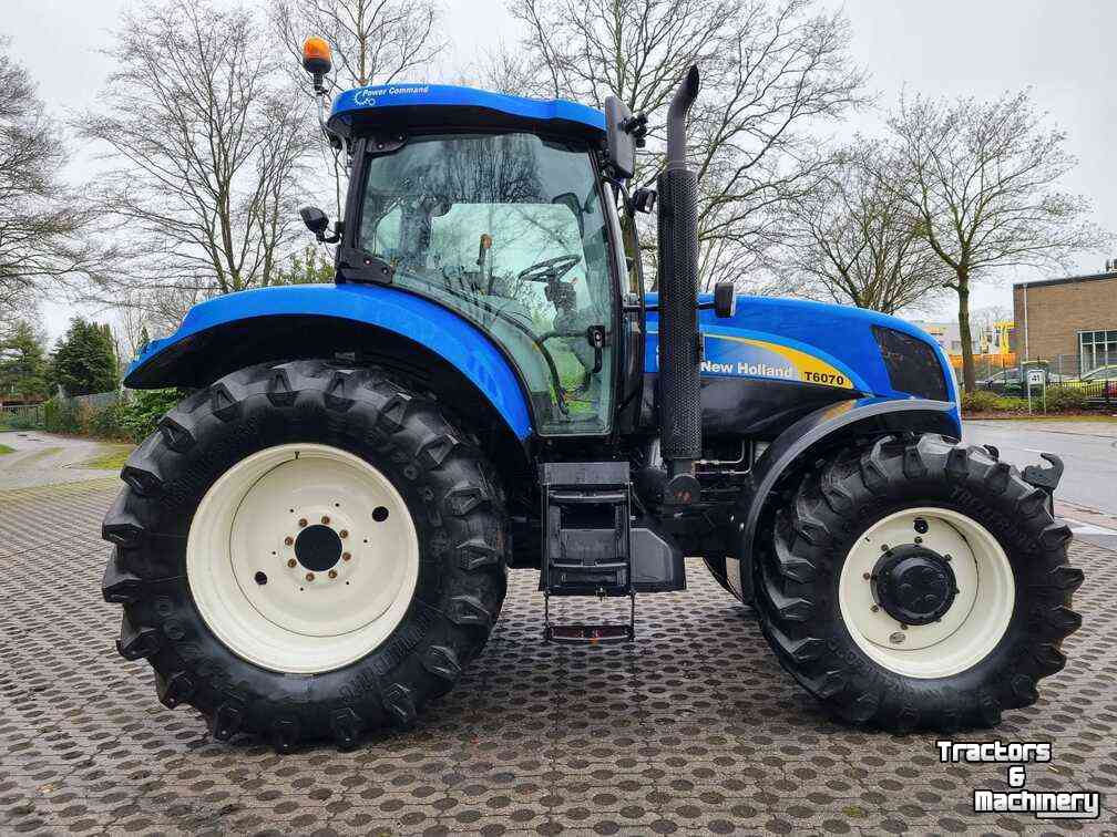 Tractors New Holland T6070 PowerCommand