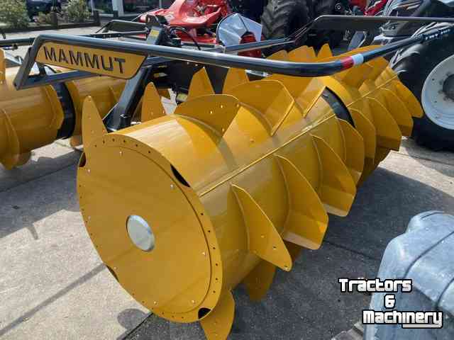 Silage spreader Mammut Gigant SF 280 HSB kuilverdeler