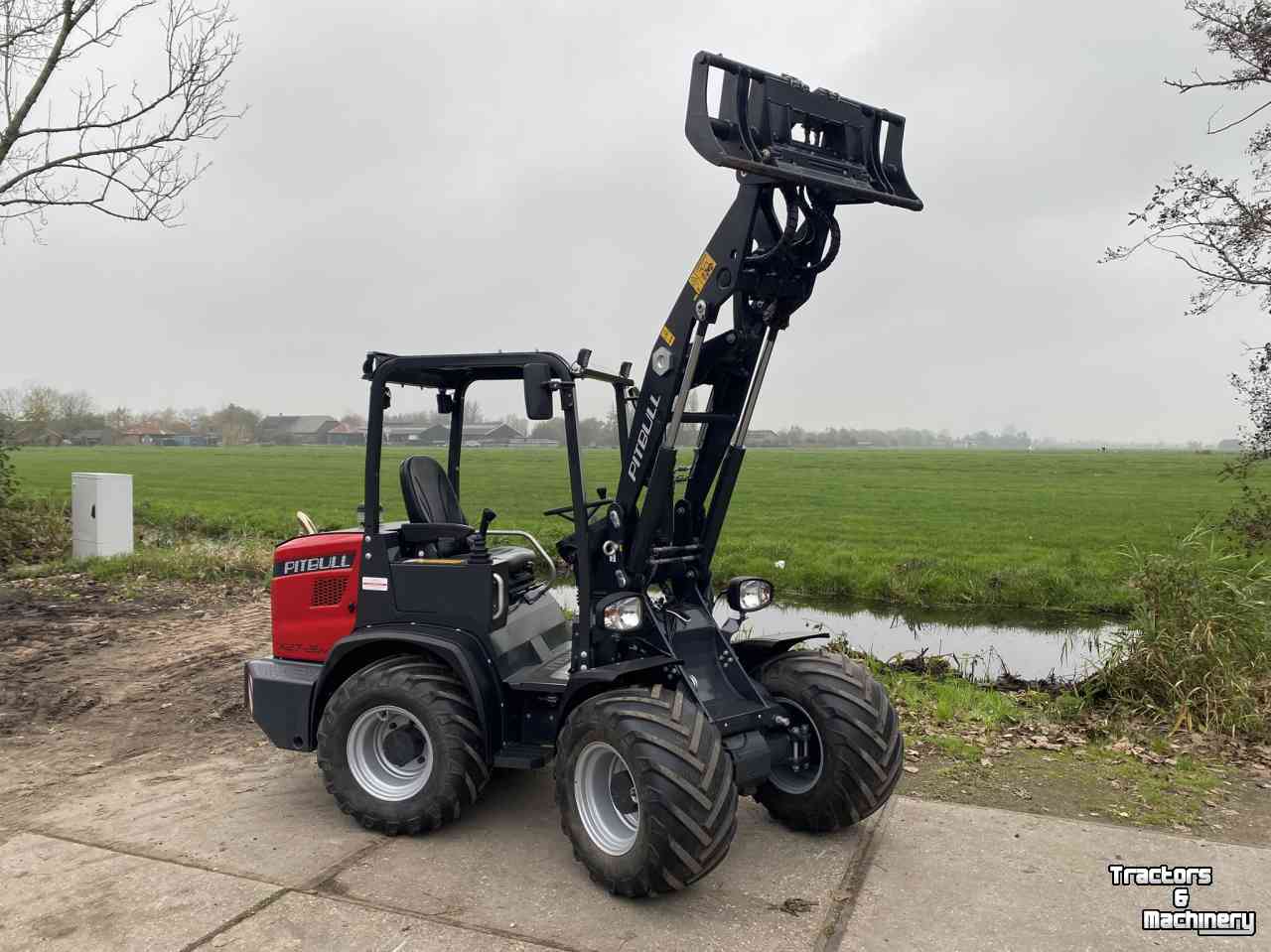 Wheelloader Pitbull X27-26V