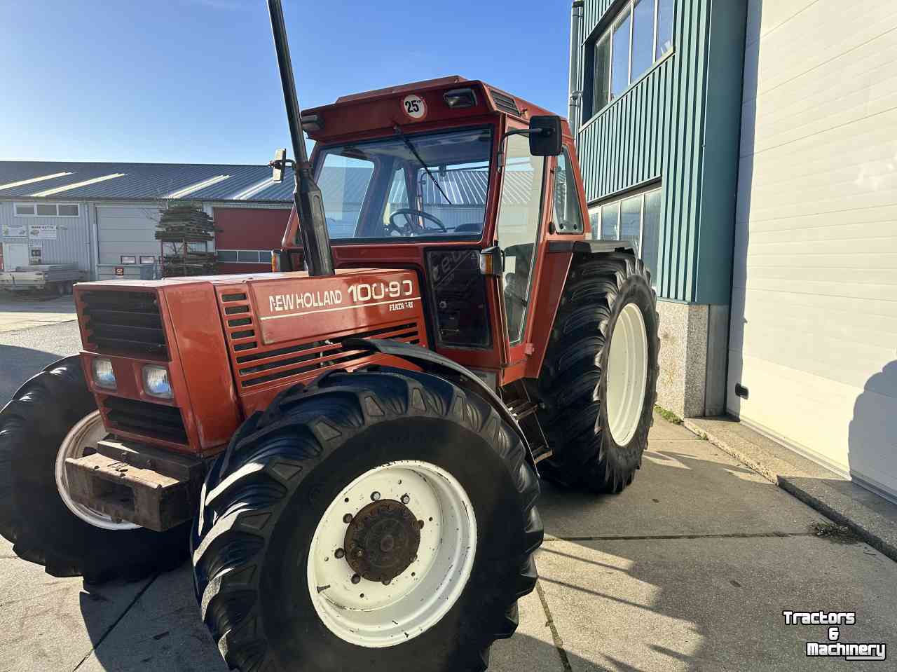 Tractor New Holland 100-90 DT