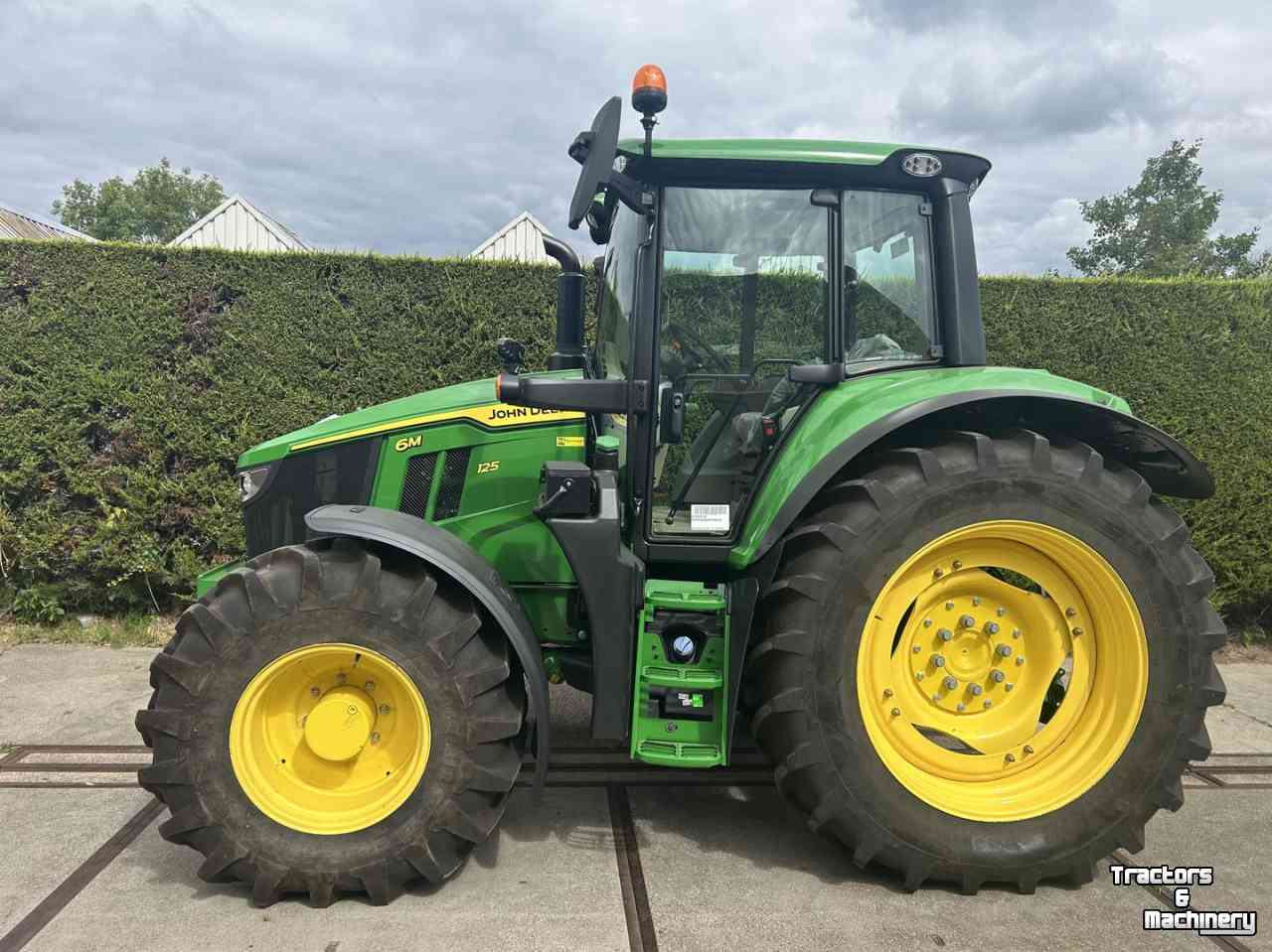 Tractor John Deere 6M 125