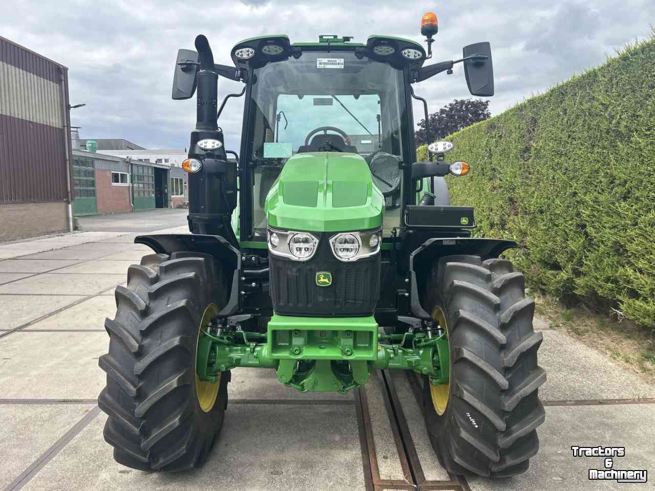 Tractor John Deere 6M 125