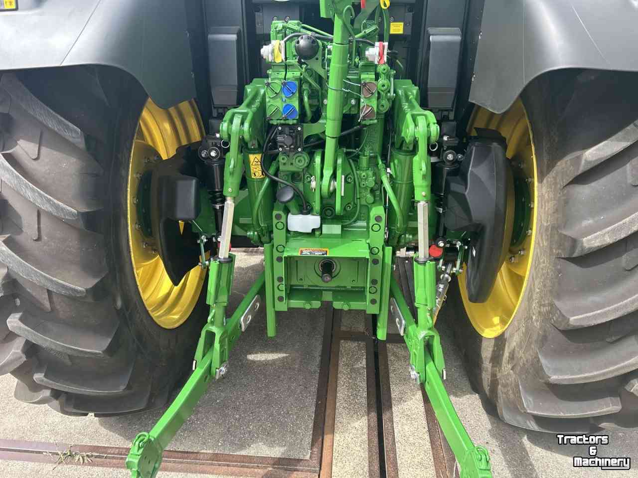 Tractor John Deere 6M 125