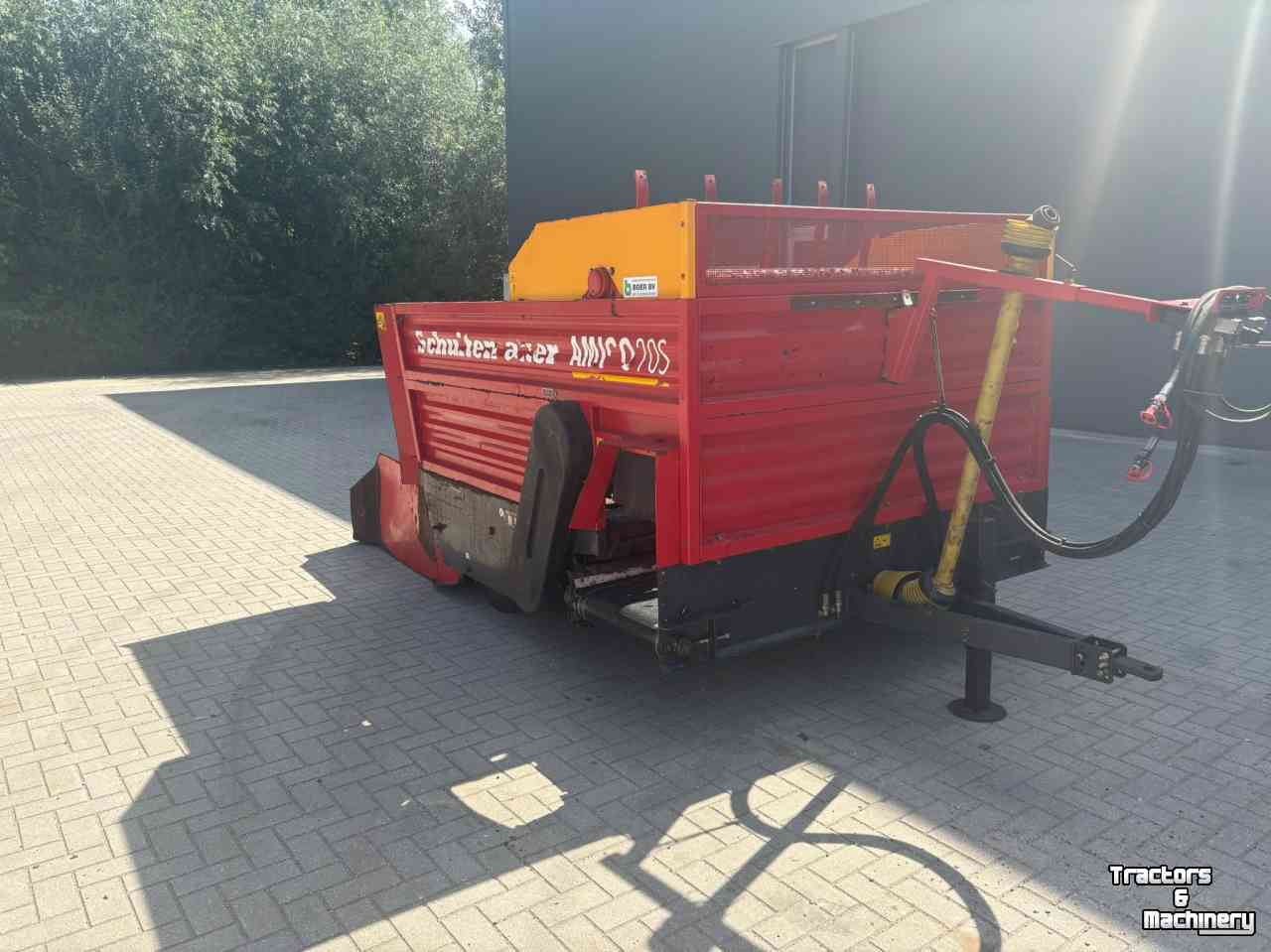 Silage-block distribution wagon Schuitemaker Amigo 20 S