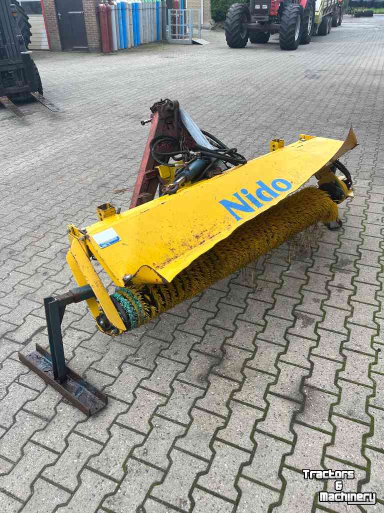 Sweeper Nido Veegmachine, diversen.
