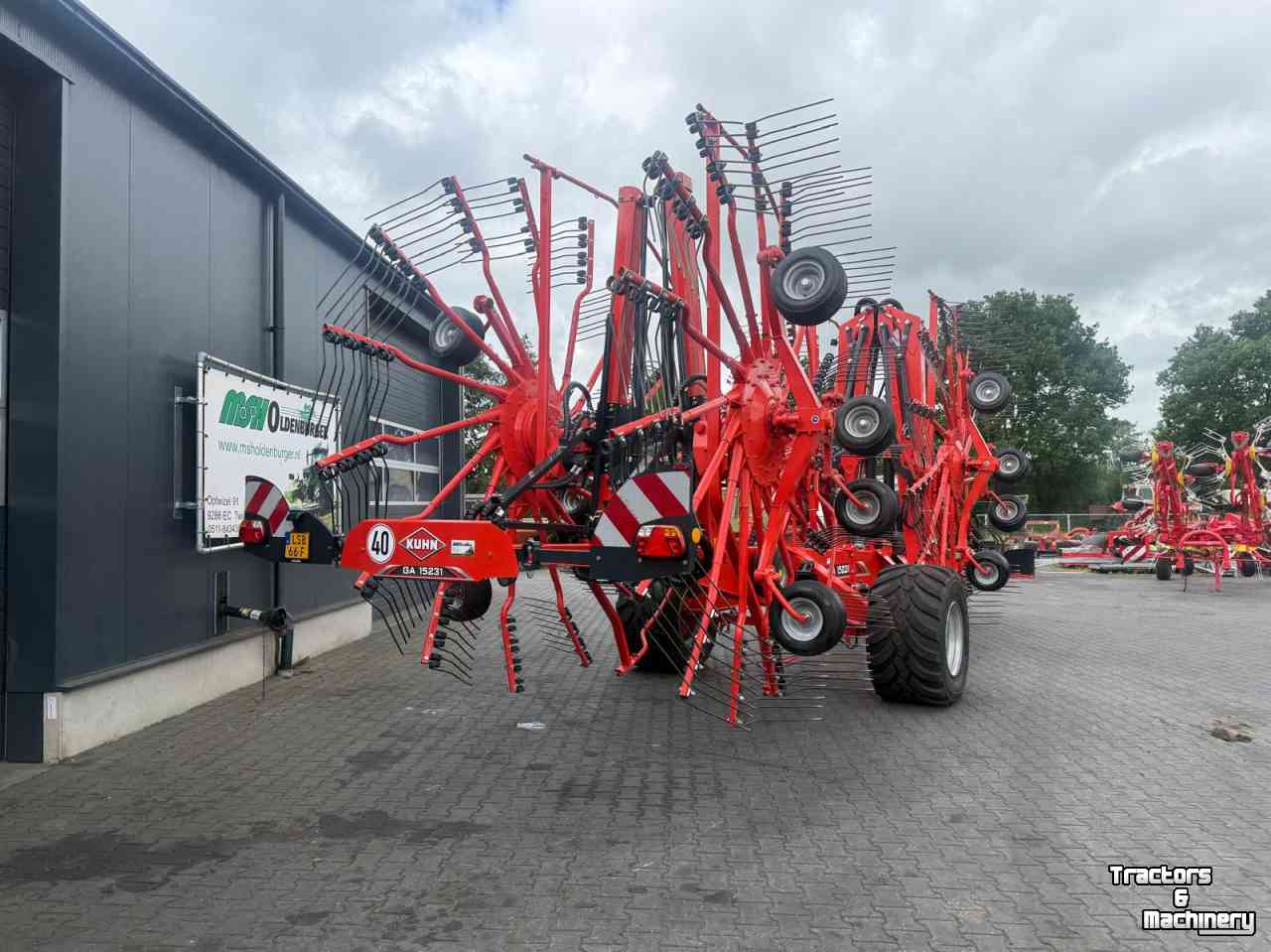 Rake Kuhn GA15231 vierrotor hark demo