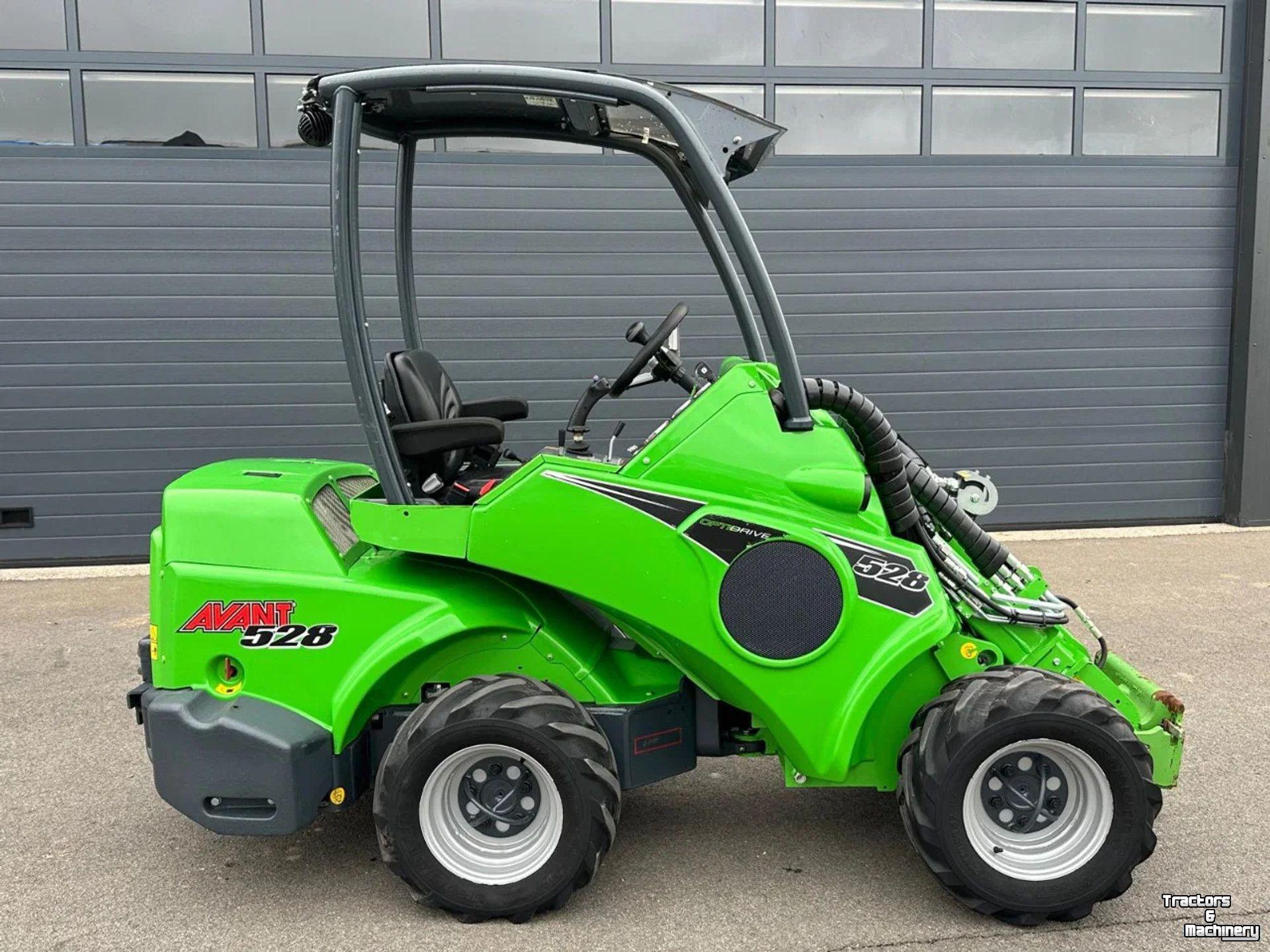 Wheelloader Avant 528 mini-shovel