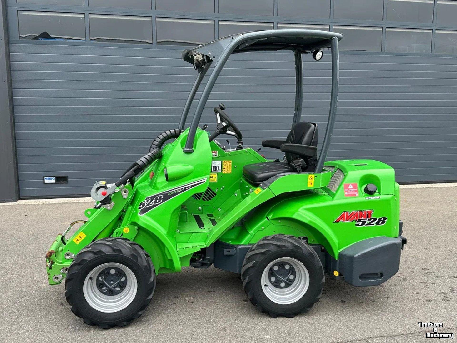 Wheelloader Avant 528 mini-shovel
