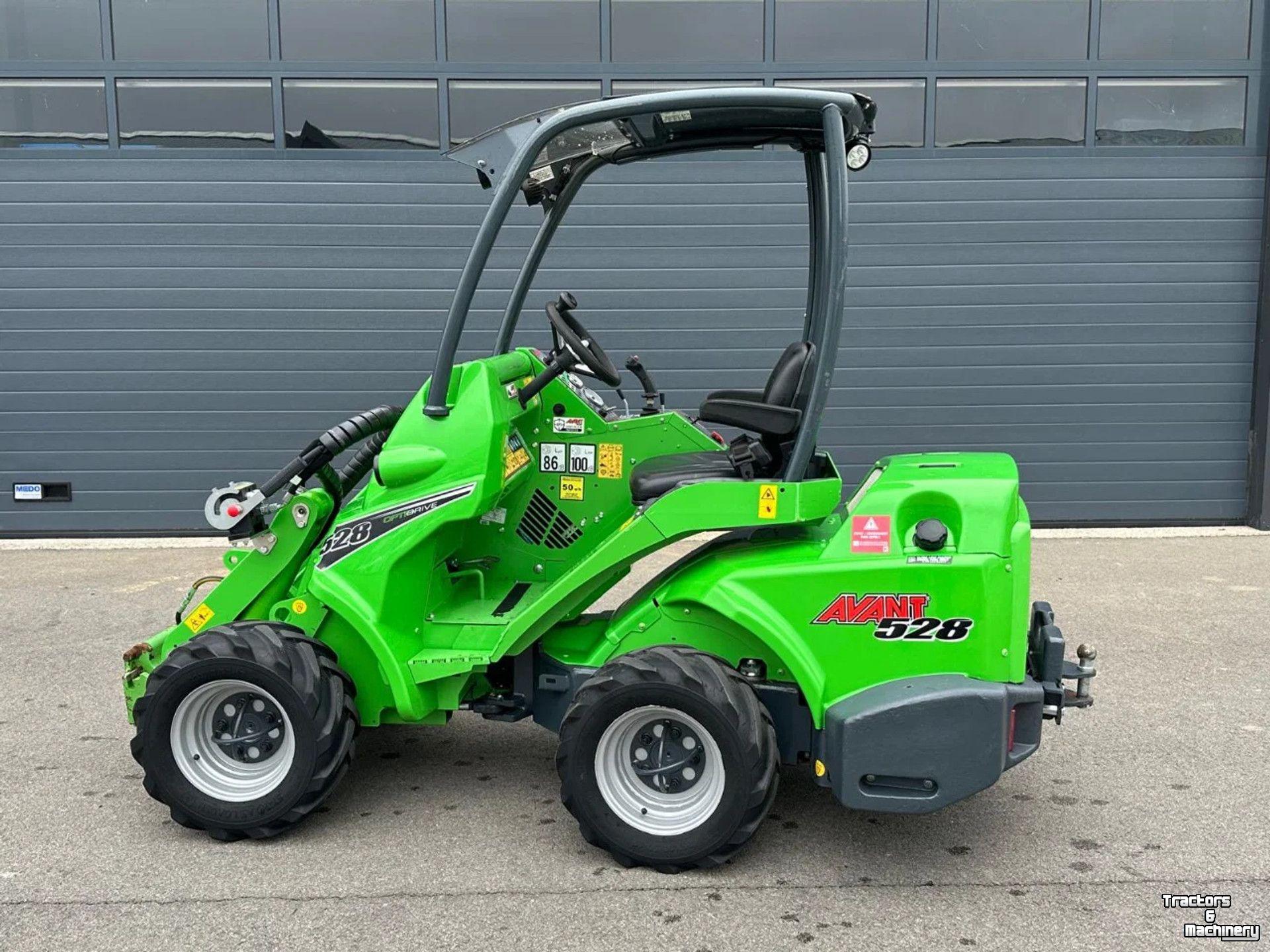 Wheelloader Avant 528 mini-shovel