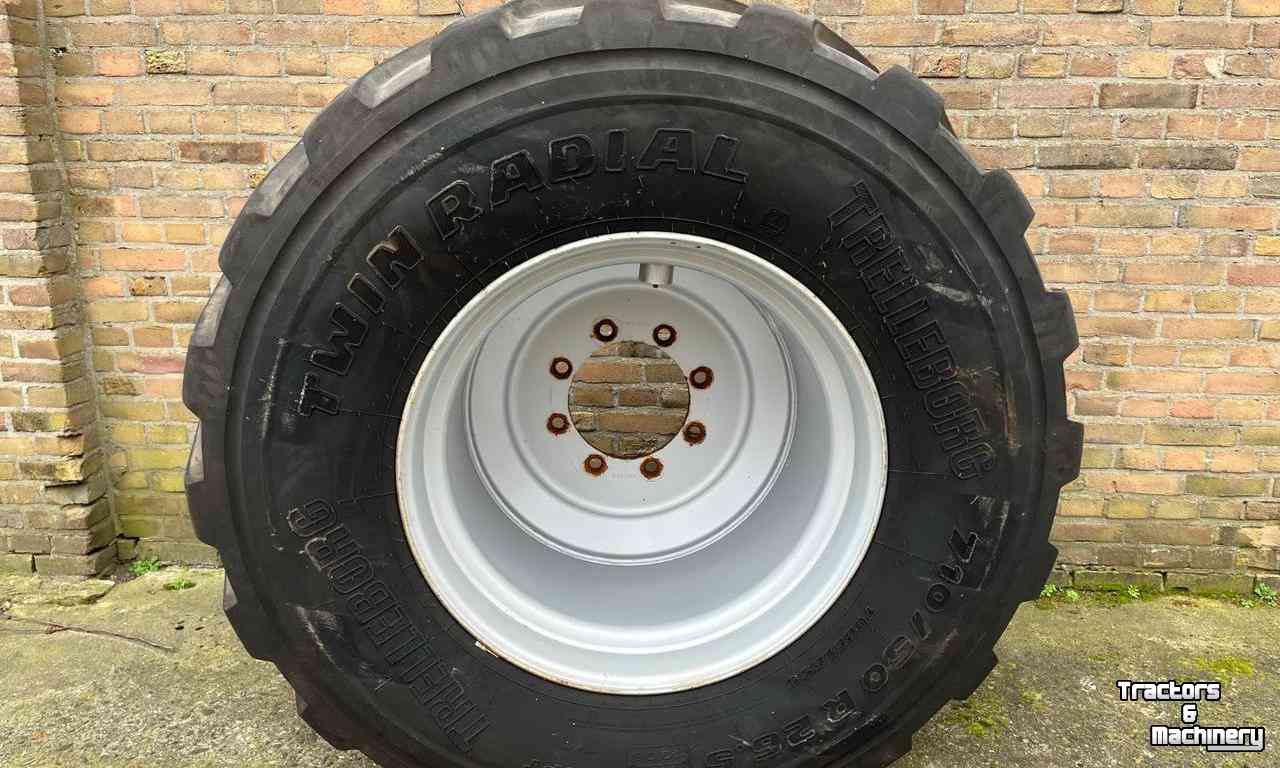 Wheels, Tyres, Rims & Dual spacers Trelleborg 710/50R26.5 Twin Radial 25 mm