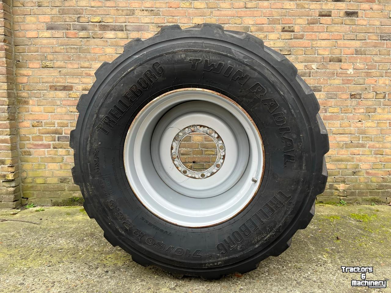 Wheels, Tyres, Rims & Dual spacers Trelleborg TWIN RADIAL 710/50R26.5