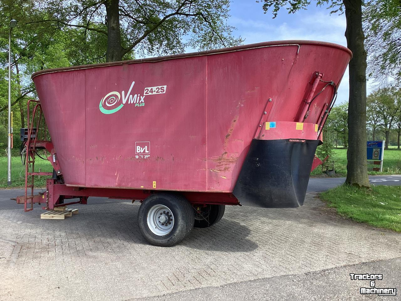 Feed mixer Van Lengerich V-mix 24 - 2 S