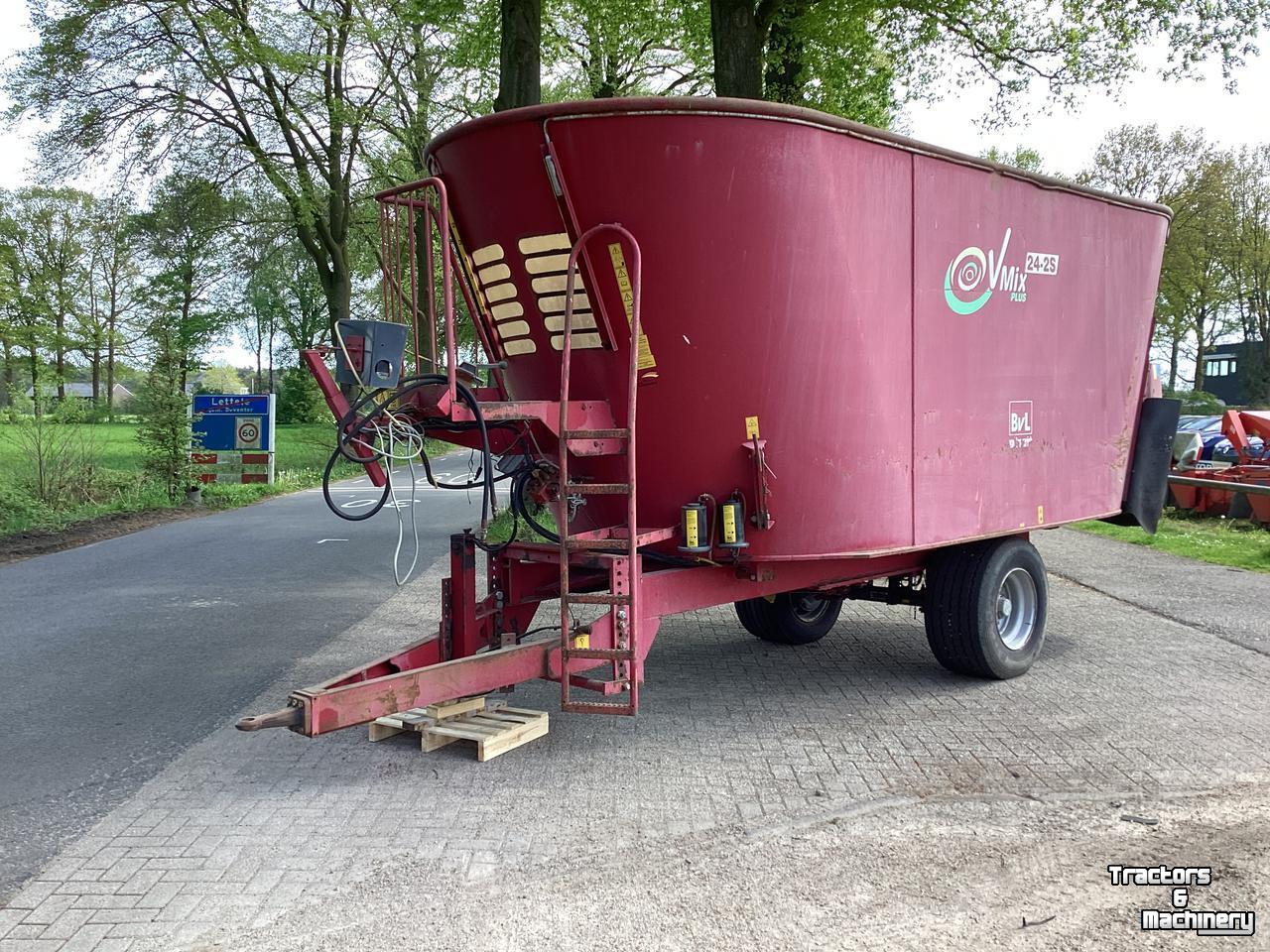 Feed mixer Van Lengerich V-mix 24 - 2 S