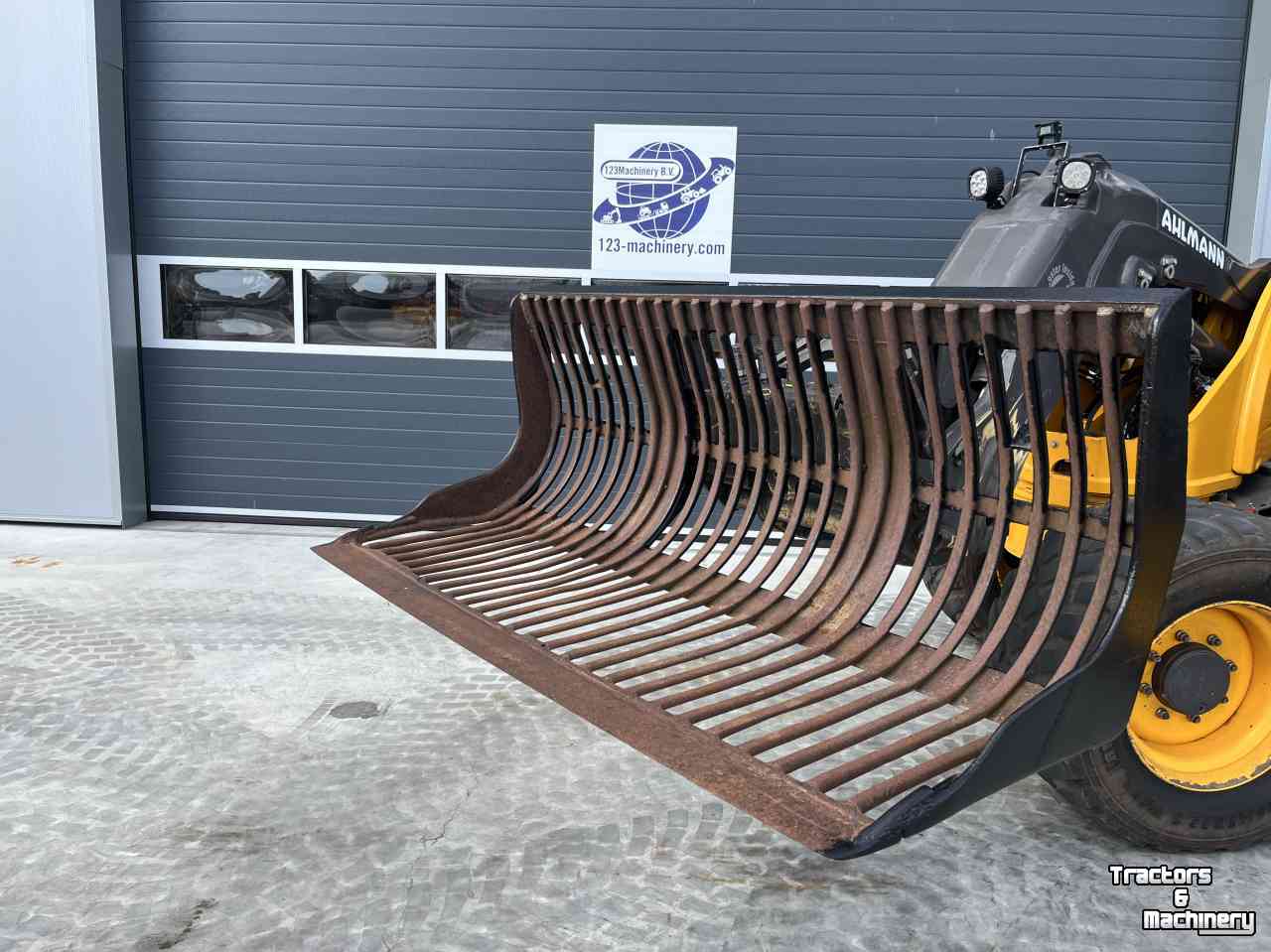 Skeleton buckets Beco Puinbak