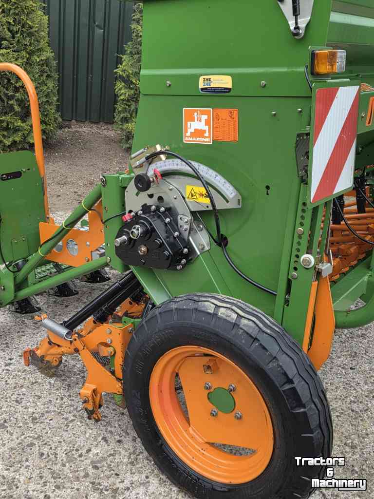 Seed drill Amazone D9-30 Super zaaimachine