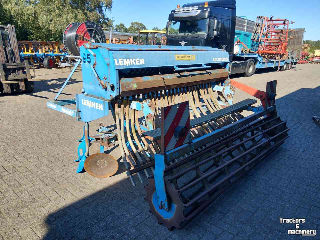 Cultivator Lemken Smaragd met Zaaibak