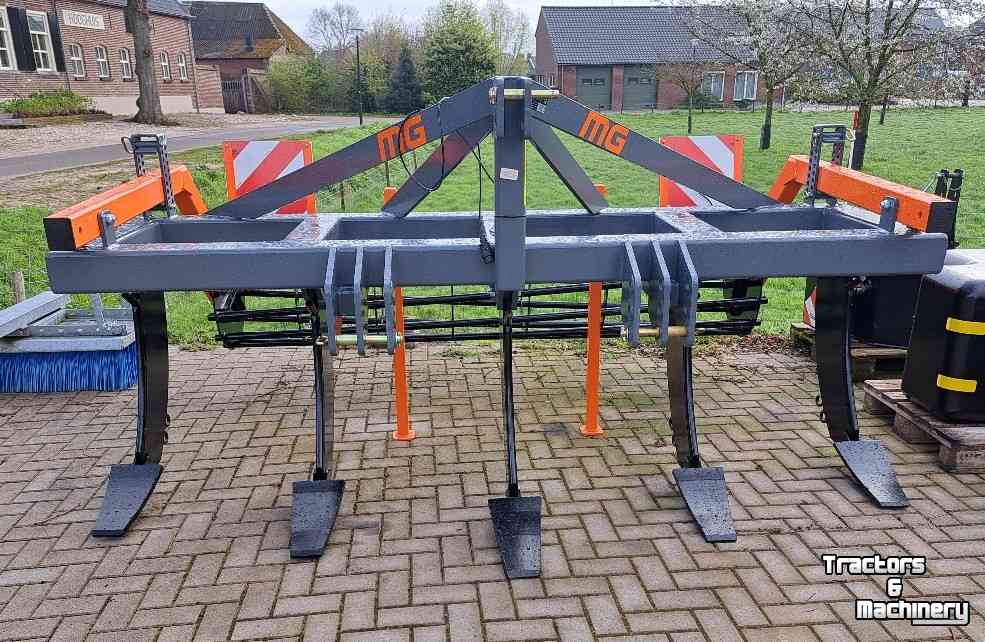 Deep subsoiler Mandam MG 5 3000