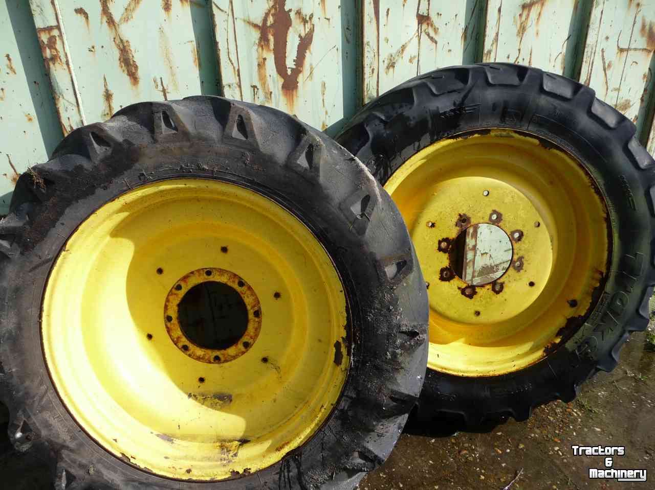 Wheels, Tyres, Rims & Dual spacers  320/80r32