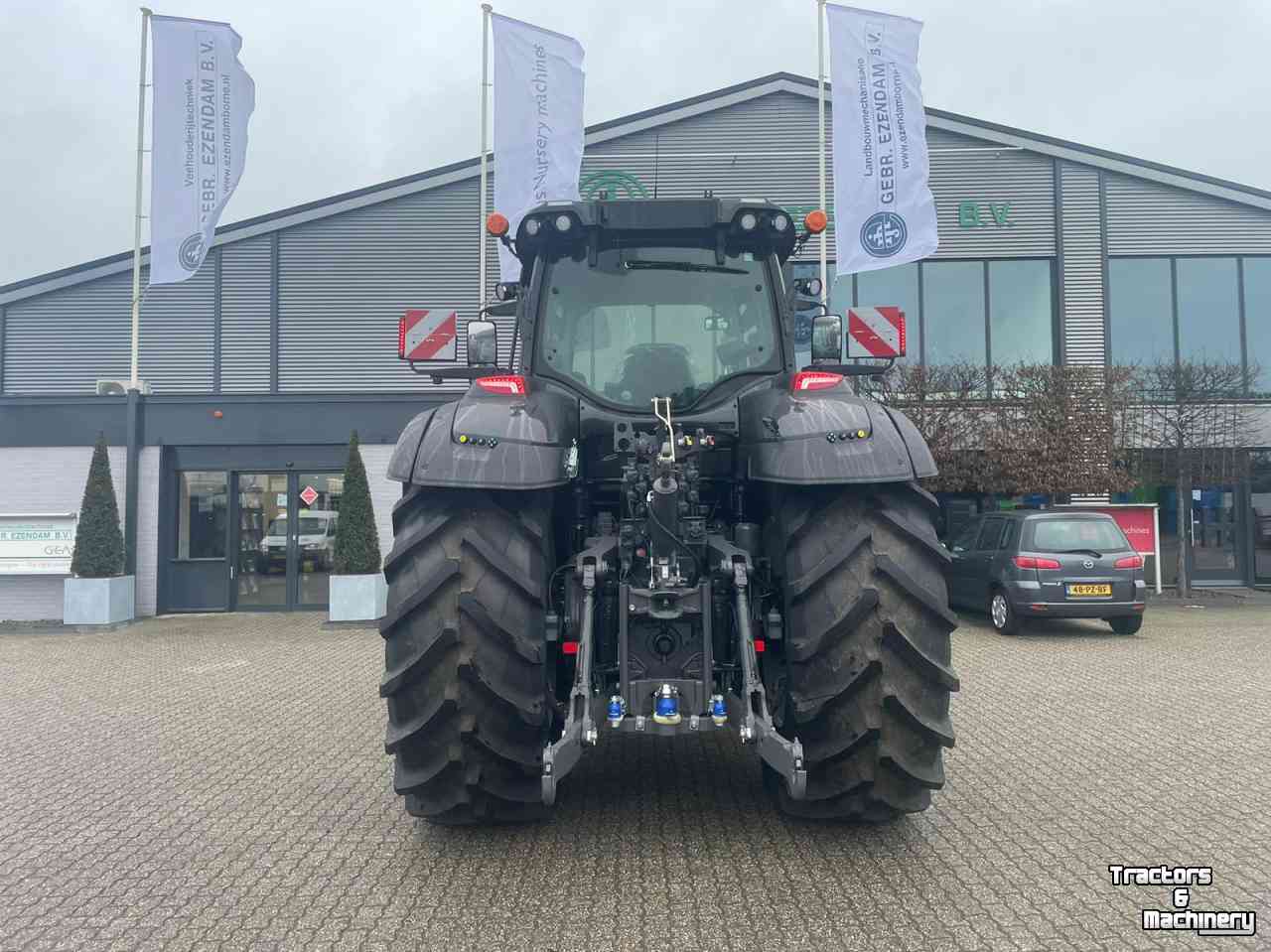 Tractors Valtra Q305 Direct