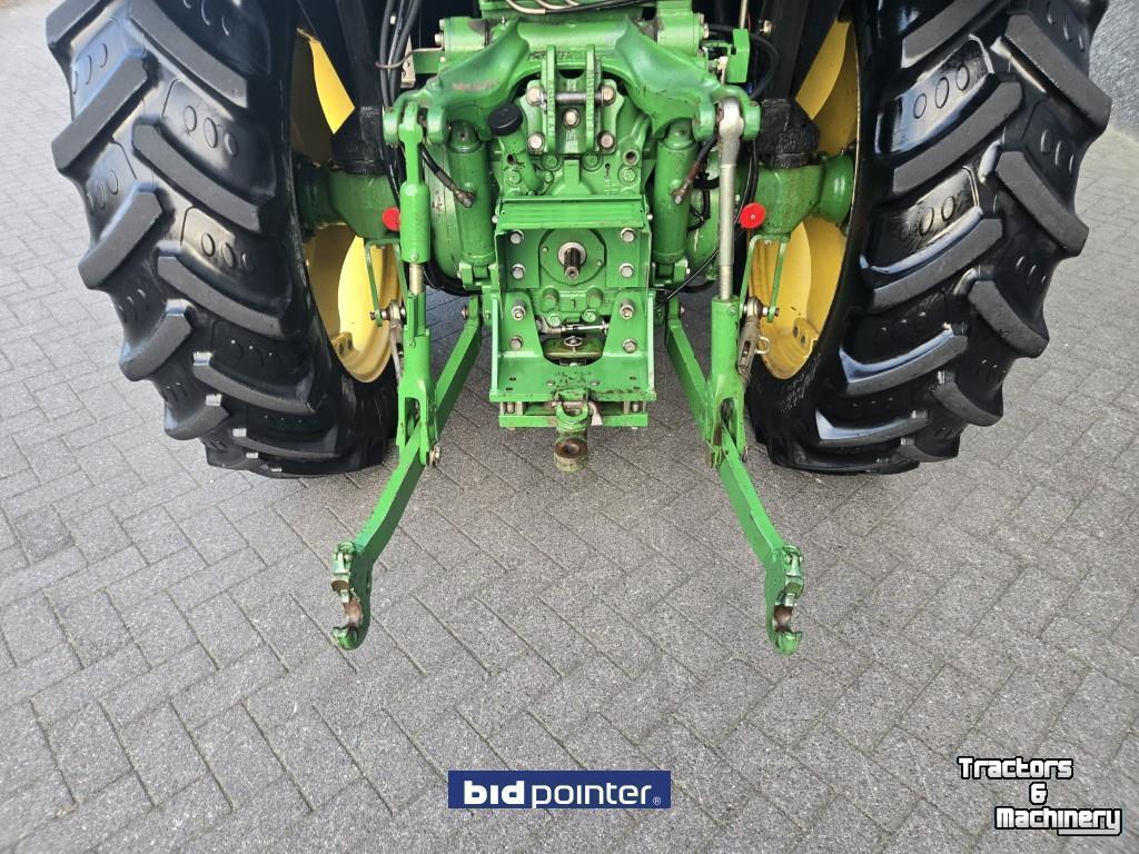 Tractor John Deere 5100M