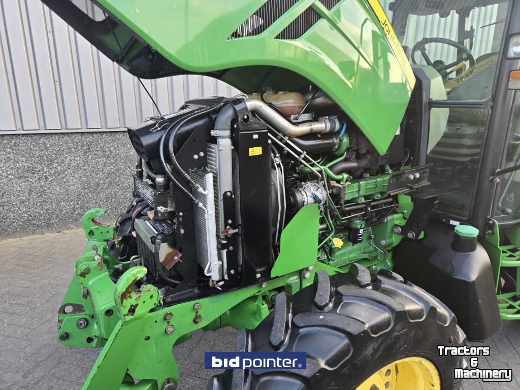 Tractor John Deere 5100M