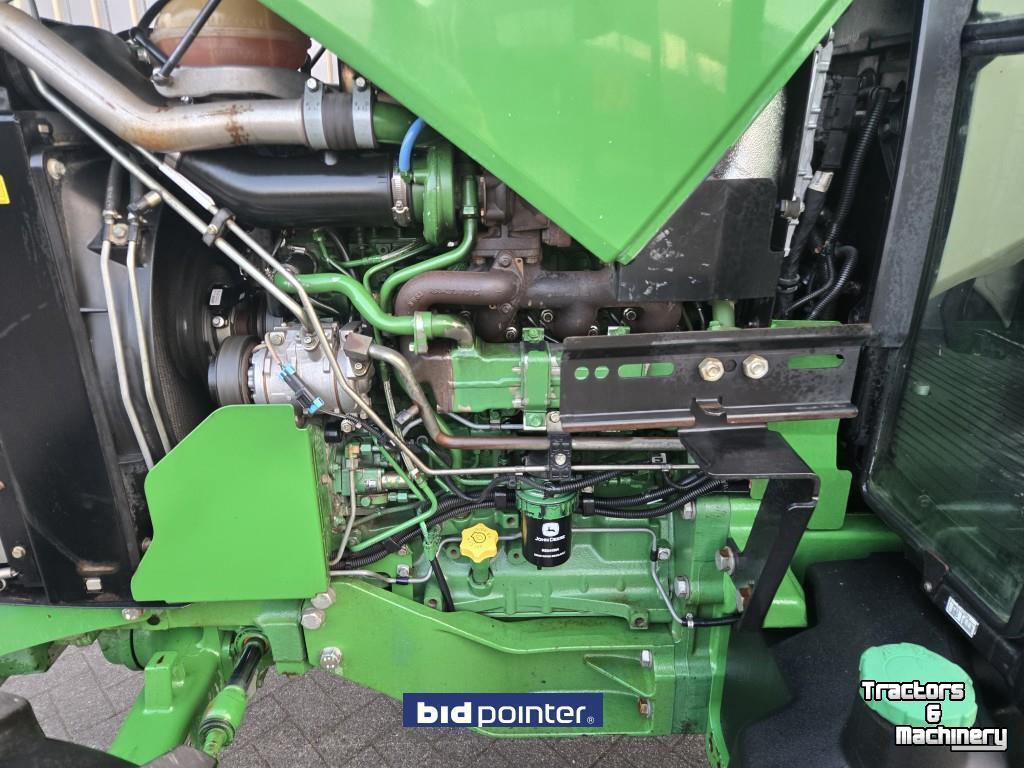 Tractor John Deere 5100M