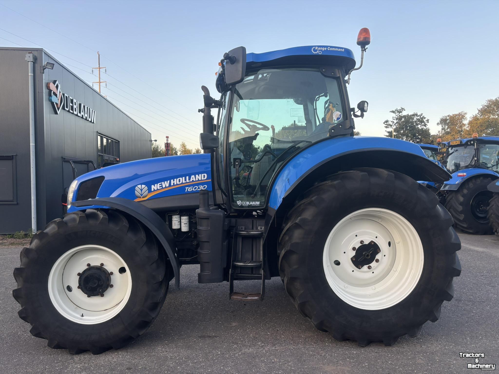 Tractor New Holland T6030