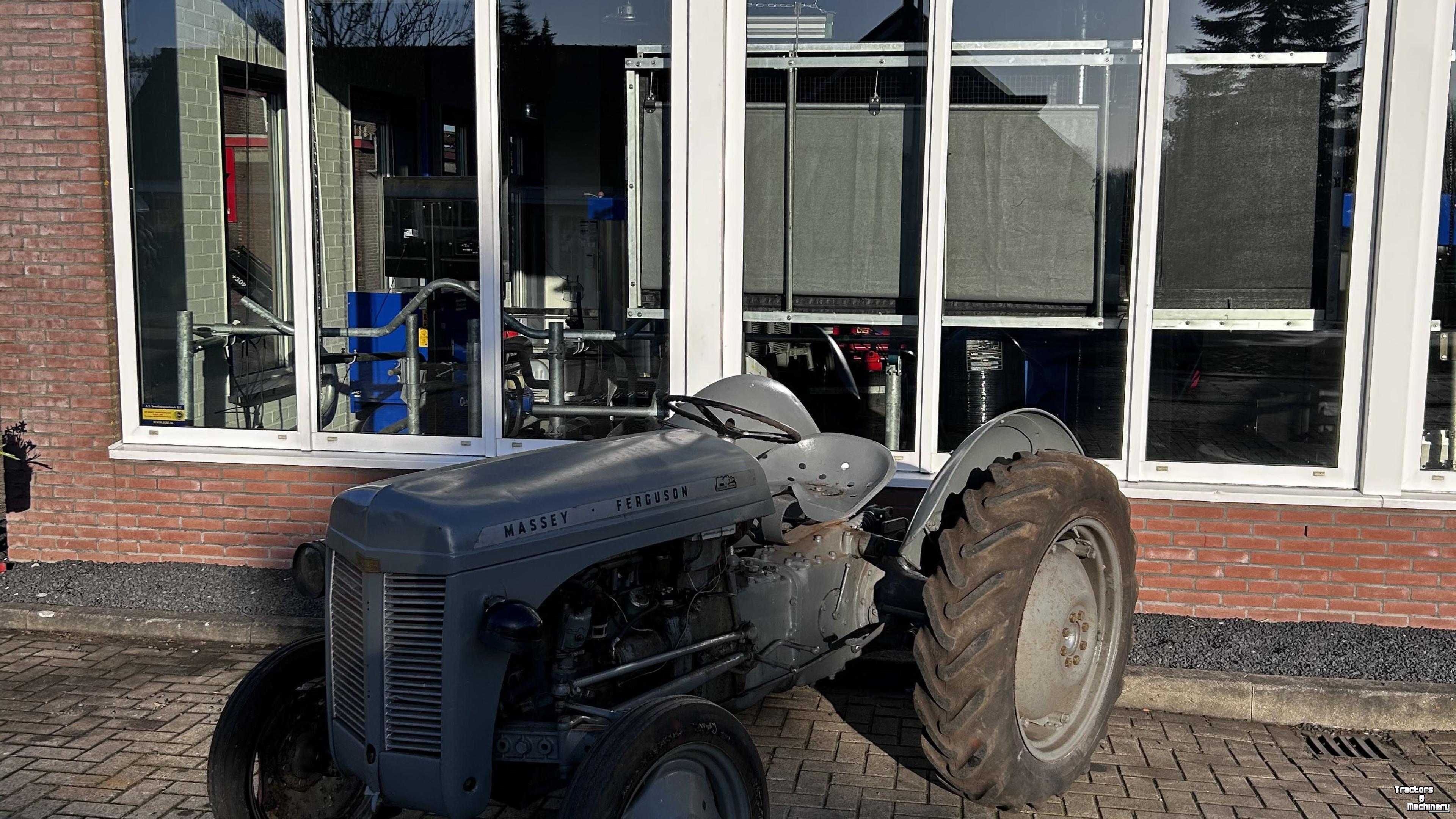 Tractor Massey Ferguson TEF