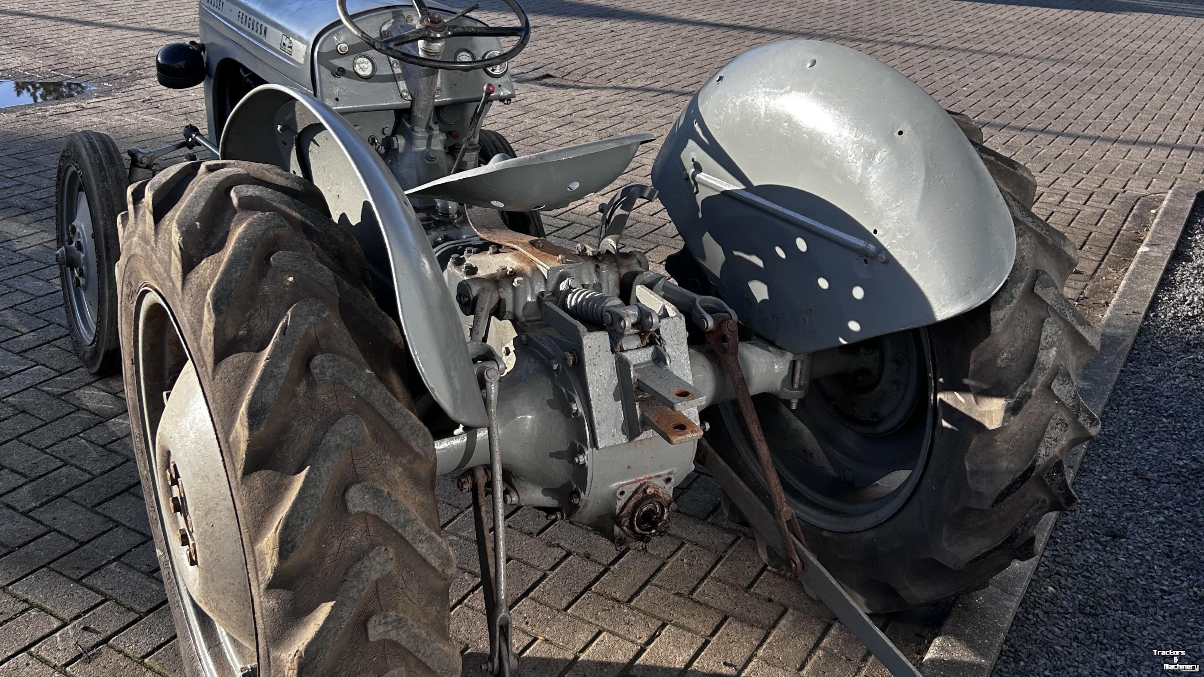 Tractor Massey Ferguson TEF