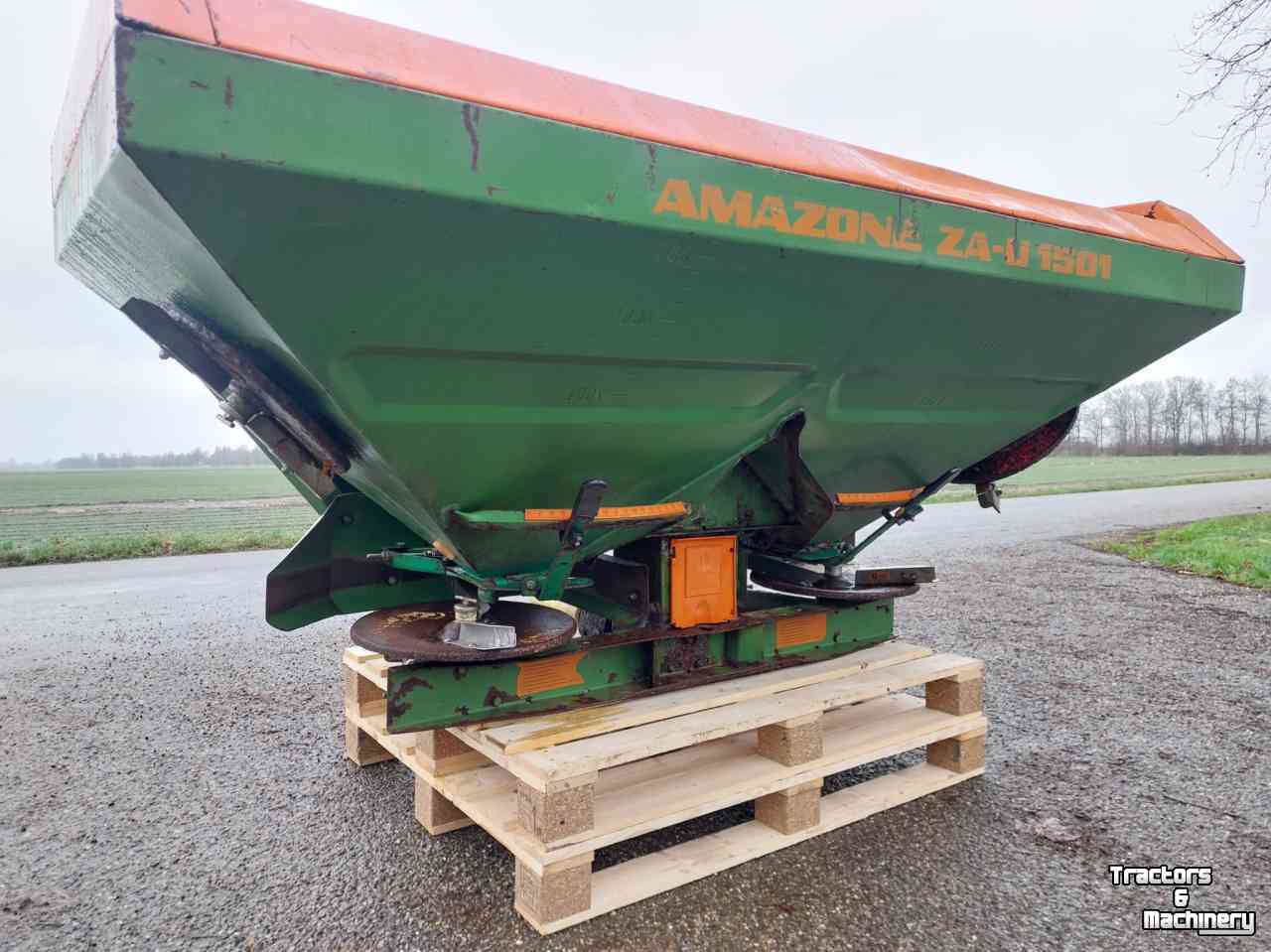 Fertilizer spreader Amazone ZAU 1501