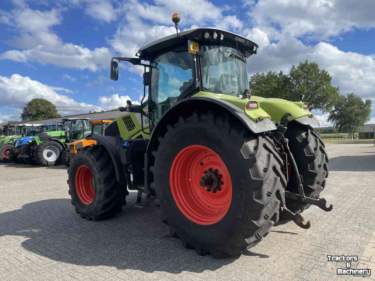 Tractor Claas Axion 810 C-Matic Cebis (nieuw model, jaar 2015)
