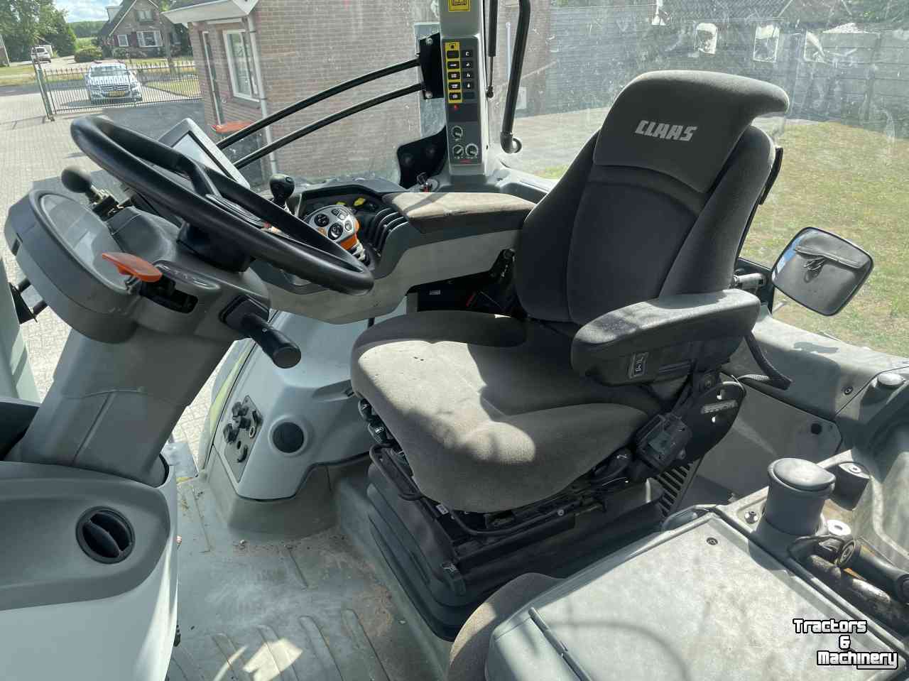 Tractor Claas Axion 810 C-Matic Cebis (nieuw model, jaar 2015)