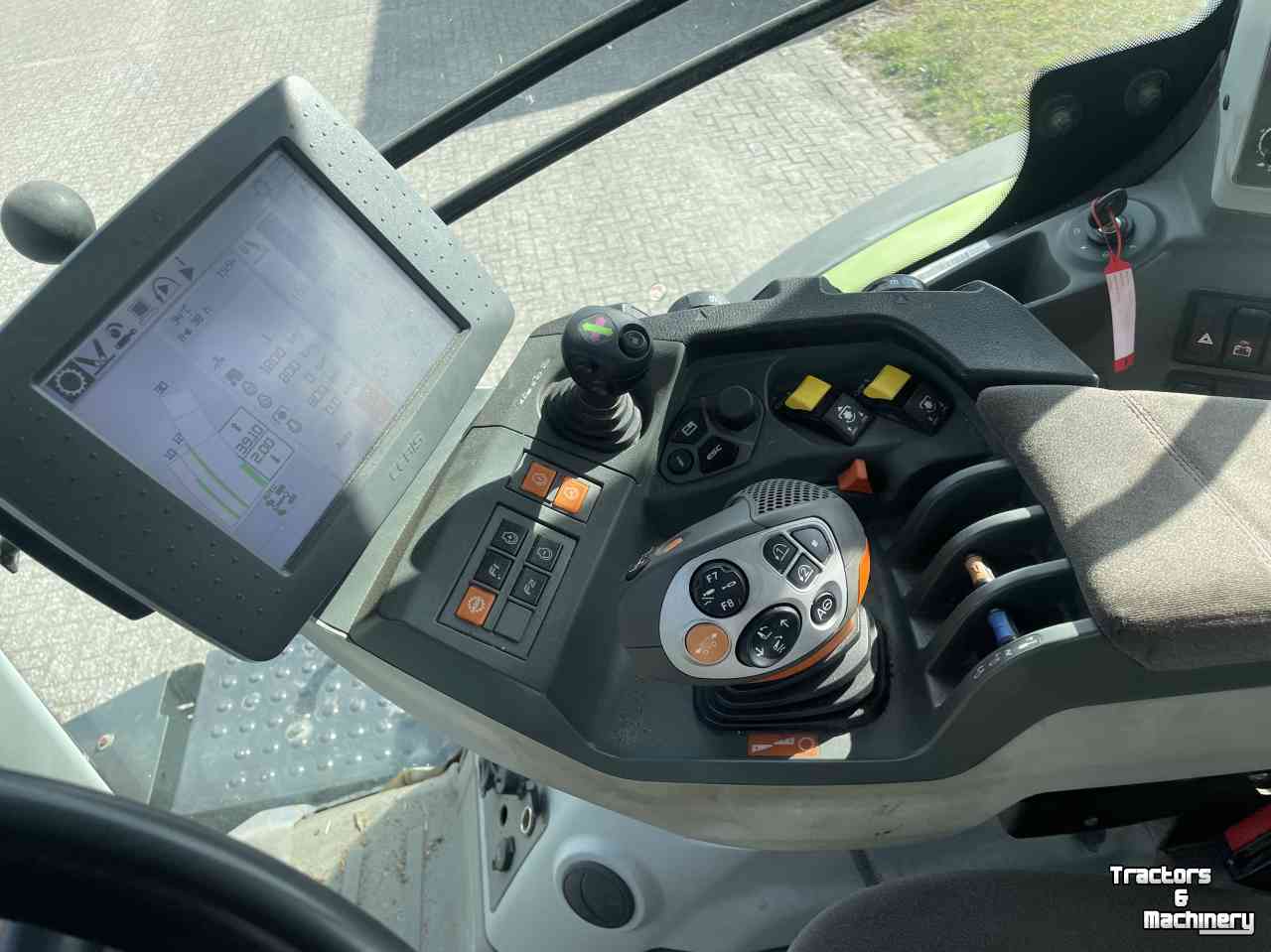 Tractor Claas Axion 810 C-Matic Cebis (nieuw model, jaar 2015)