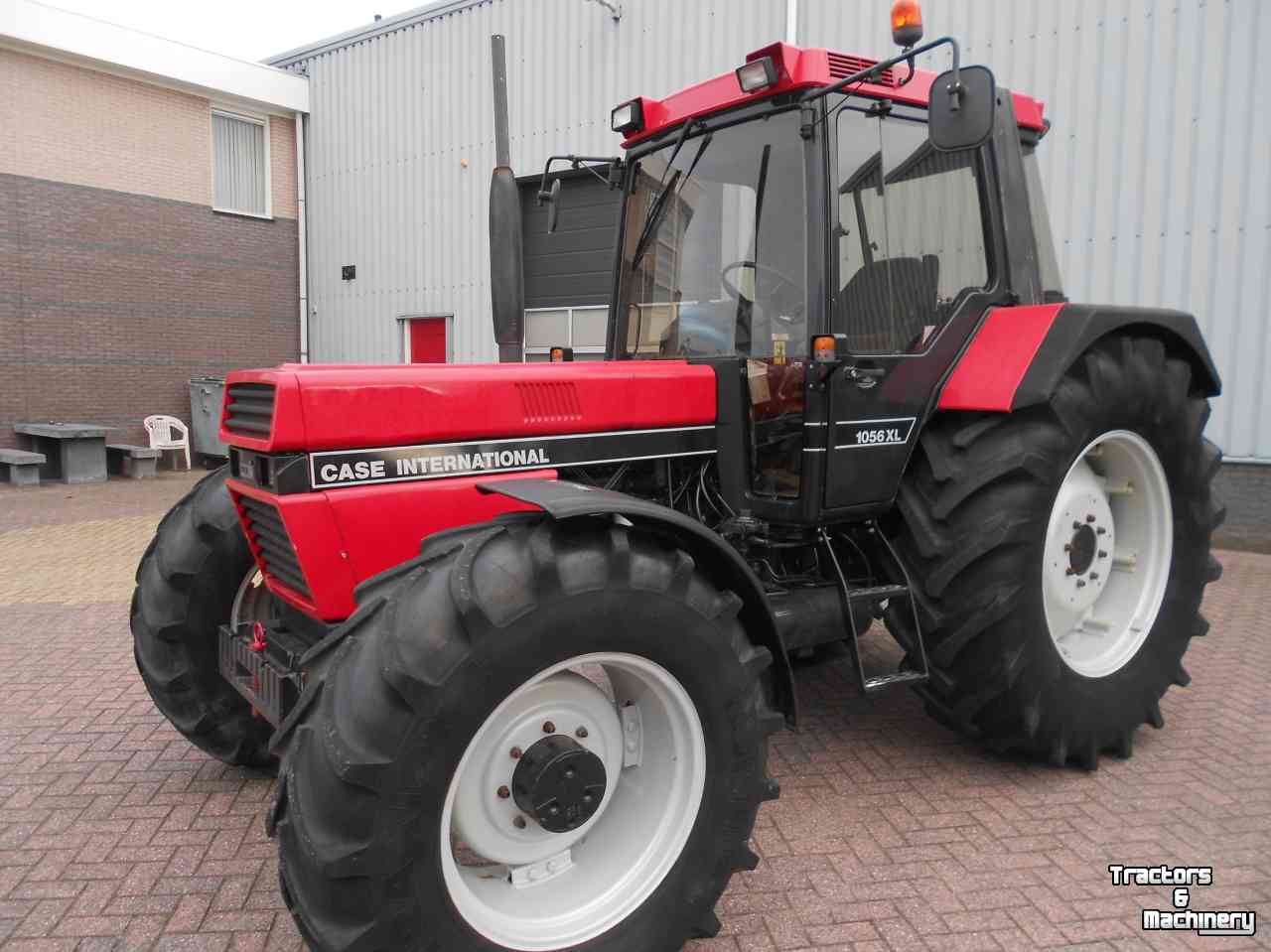 Tractor Case-IH 1056 xla