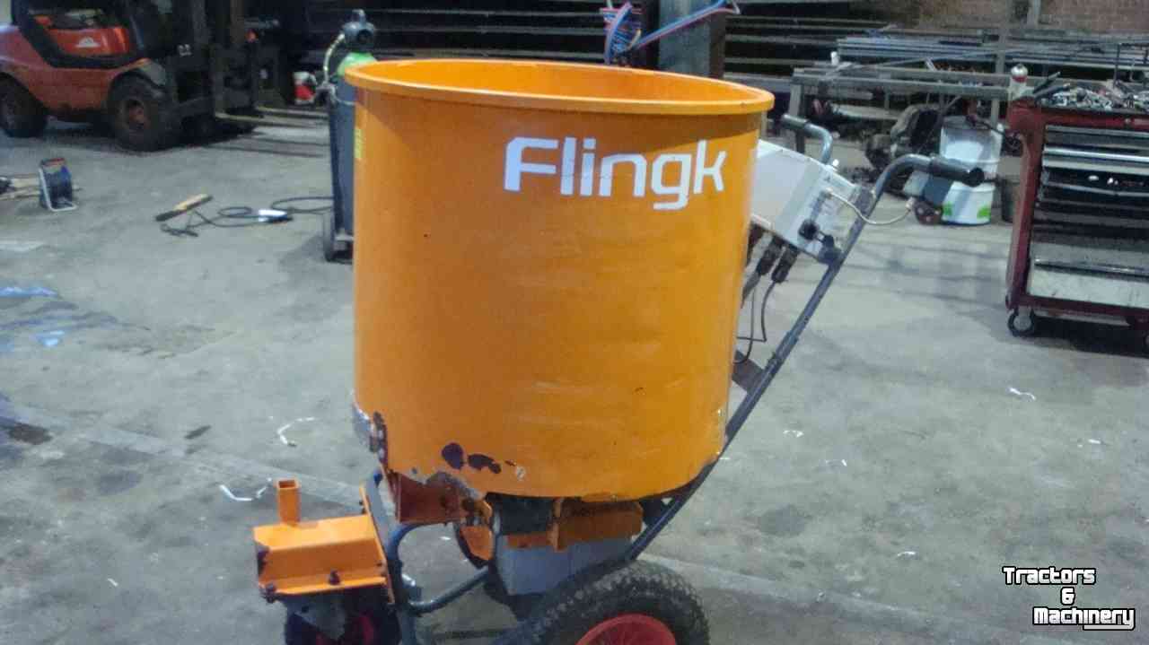 Sawdust spreader for boxes Flingk SE 250