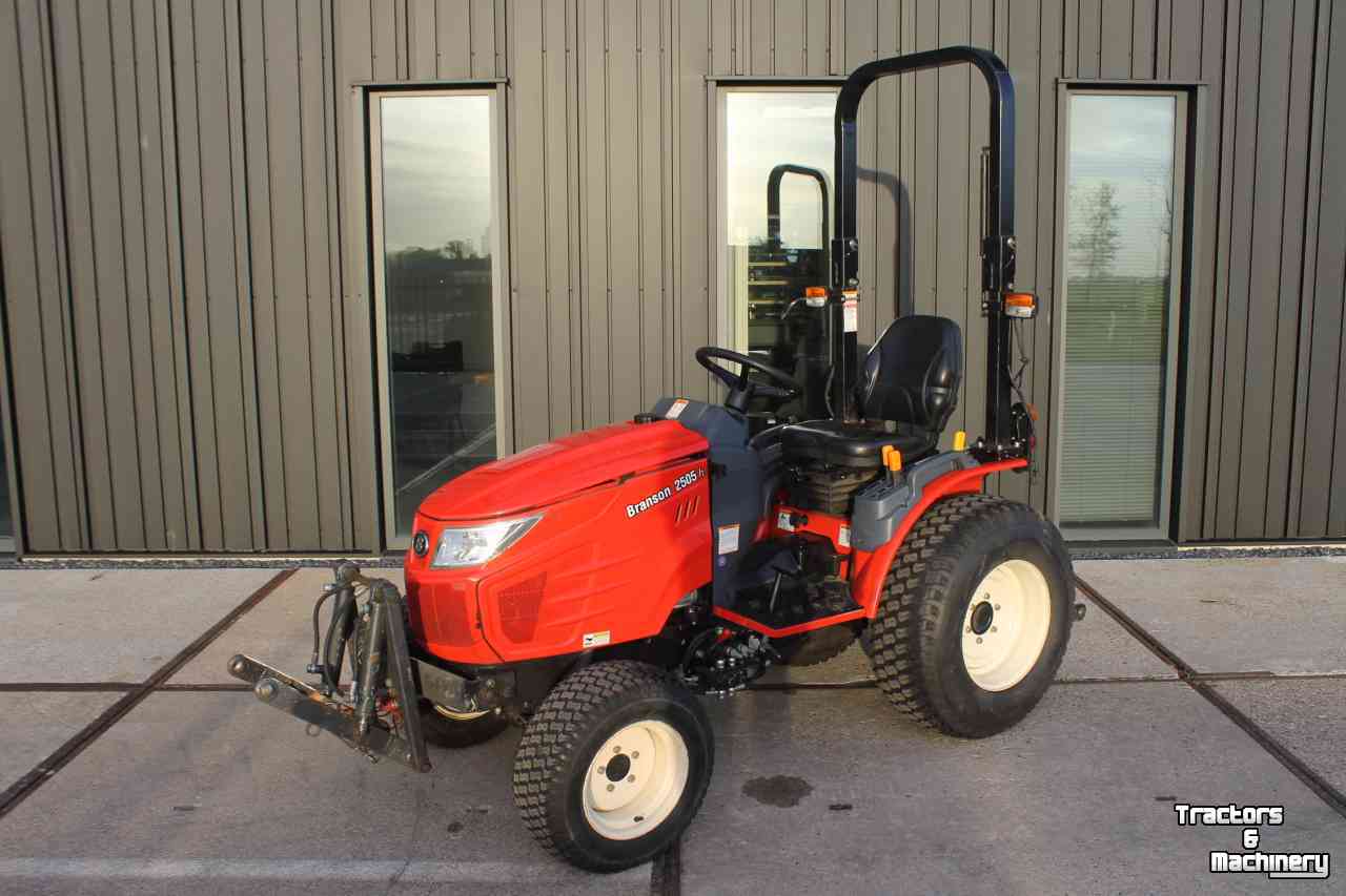 Horticultural Tractors Branson 2505H hydrostaat compacttrekker tuinbouwtractor gazonbanden
