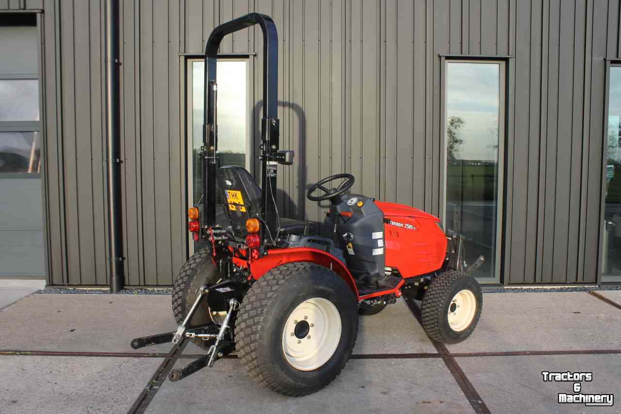 Horticultural Tractors Branson 2505H hydrostaat compacttrekker tuinbouwtractor gazonbanden