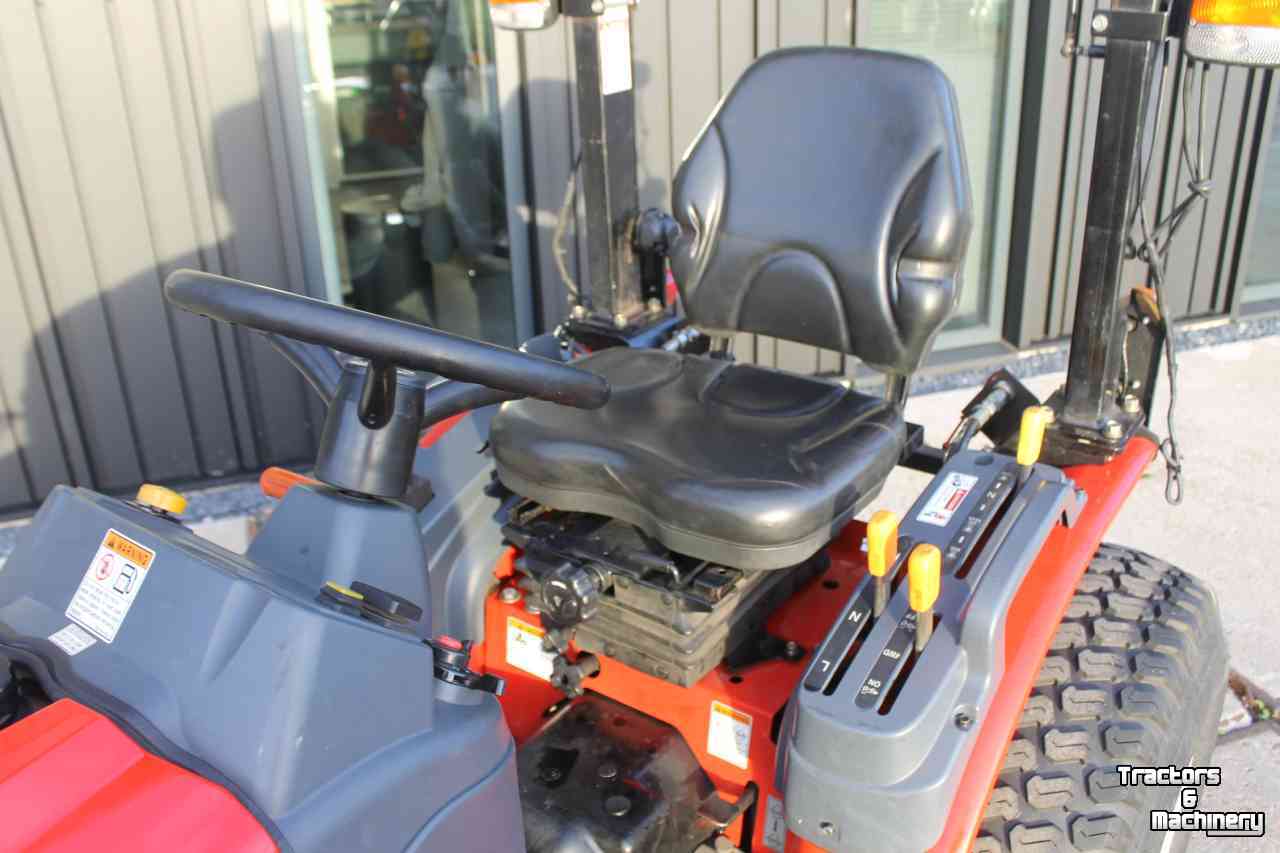 Horticultural Tractors Branson 2505H hydrostaat compacttrekker tuinbouwtractor gazonbanden