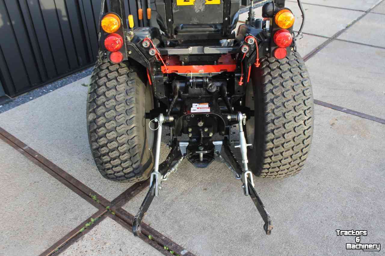 Horticultural Tractors Branson 2505H hydrostaat compacttrekker tuinbouwtractor gazonbanden